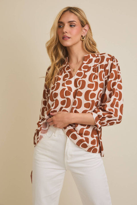 GILLI-NOTCH NECK 3/4 SLEEVE ABSTRACT TOP: CREAM-TAN ABSTRACT / M-Pink Dot Styles