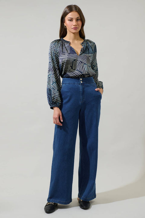 Kirby Geometric Jovie Split Neck Satin Raglan Blouse: NavyCream