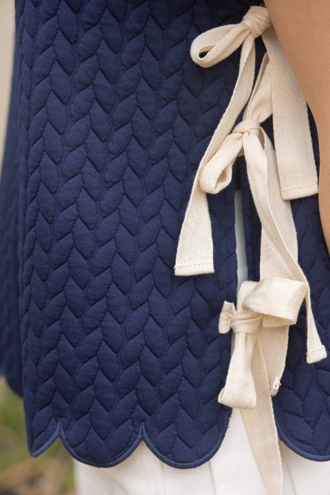 VOY-Twill Tie Textured Knit Top: Navy-Pink Dot Styles