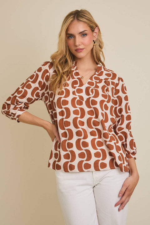 GILLI-NOTCH NECK 3/4 SLEEVE ABSTRACT TOP: CREAM-TAN ABSTRACT / M-Pink Dot Styles