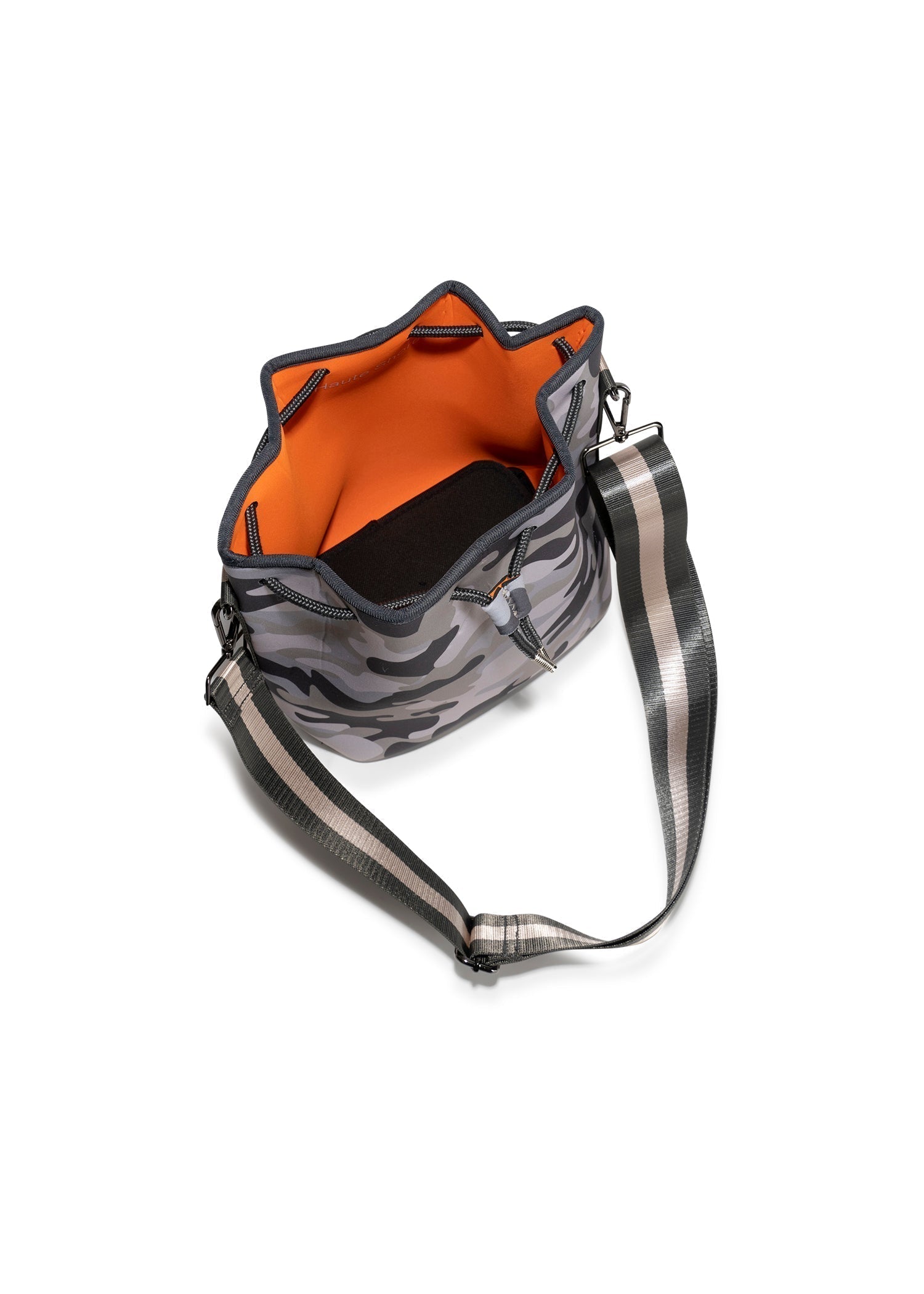 Neoprene 2025 bucket bag